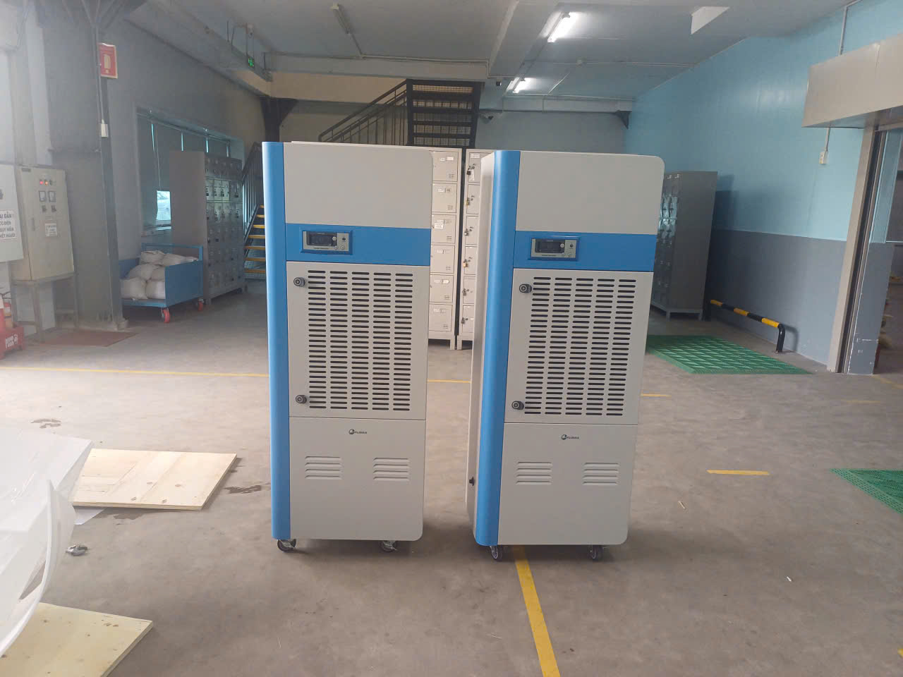 2 máy hút ẩm công nghiệp Fujihaia DH168BG cho 400m2 xưởng sản xuất linh kiện