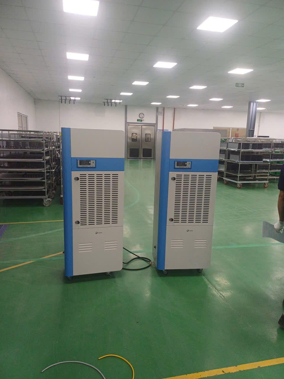 2 máy hút ẩm công nghiệp Fujihaia DH168BG cho 400m2 xưởng sản xuất linh kiện