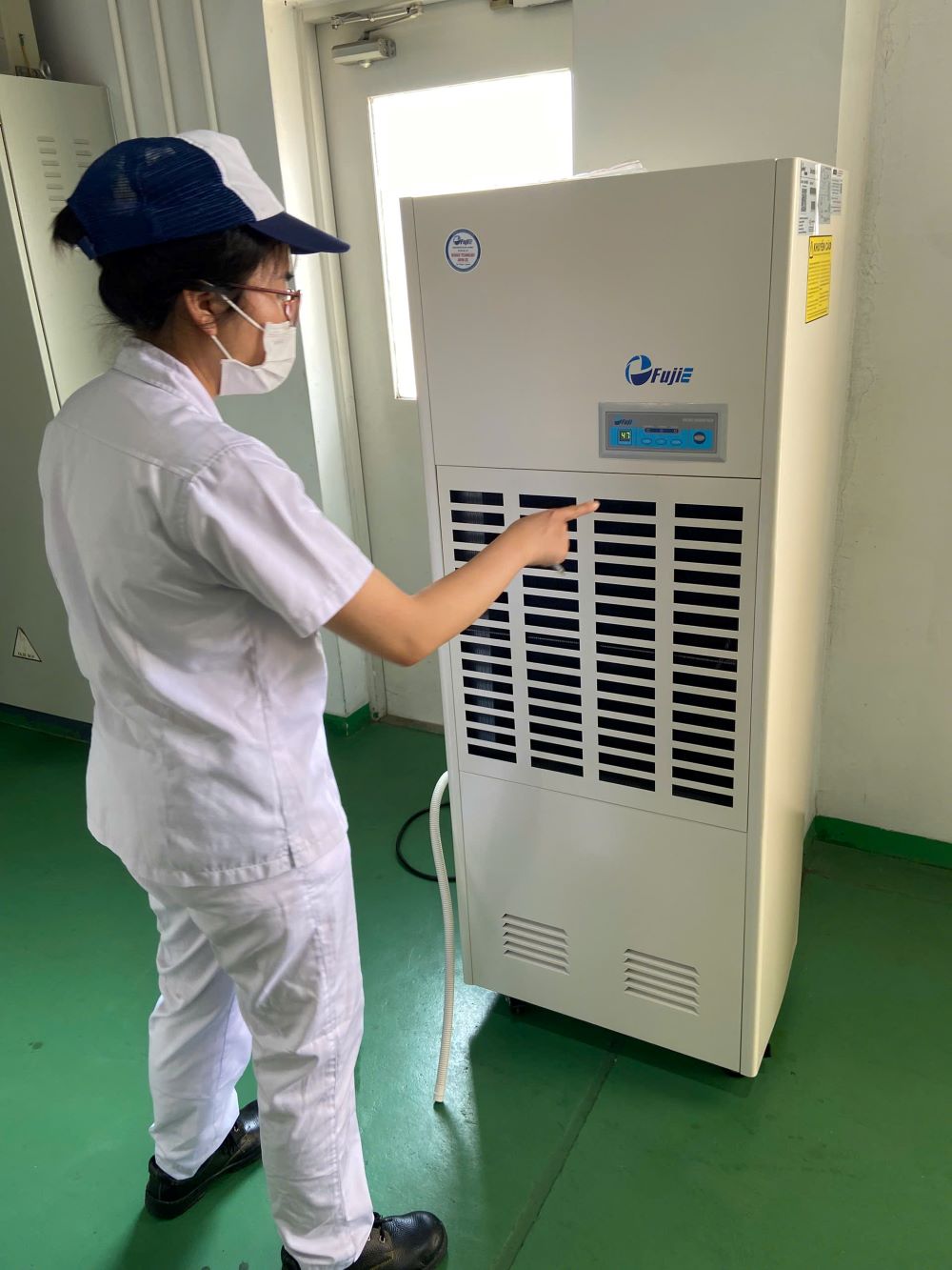 Xử lý ẩm bằng máy hút ẩm công nghiệp cho phòng R&D - Công nghệ Ô tô