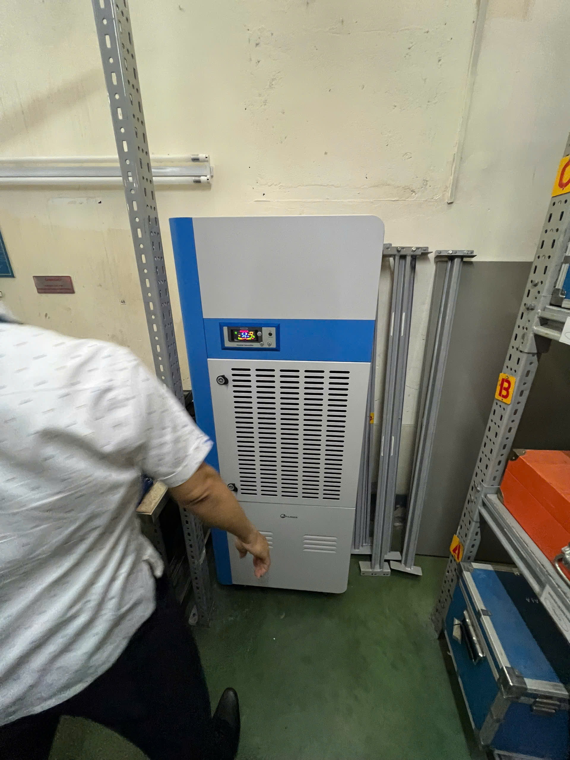 Máy hút ẩm công nghiệp Fujihaia DH168BG