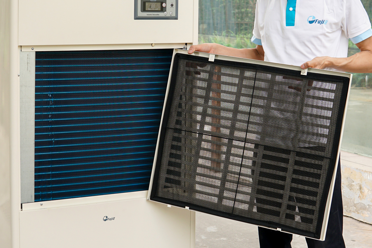 Máy hút ẩm công nghiệp FujiE HTR7S trong môi trường nhiệt độ cao