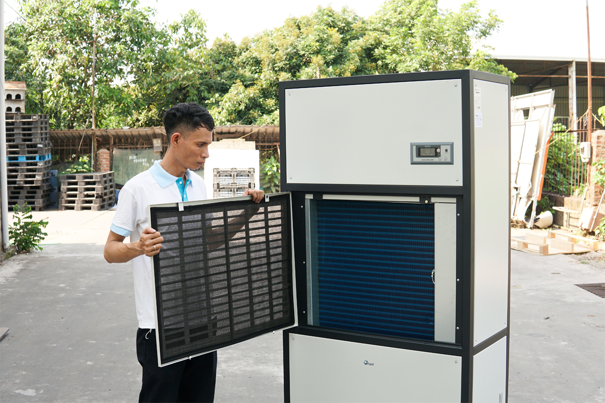 Máy hút ẩm công nghiệp FujiE LTR7S cho môi trường nhiệt độ thấp