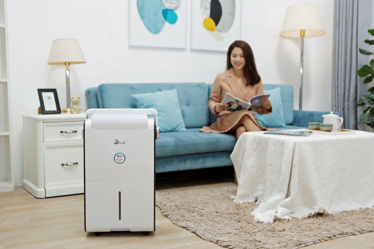 Máy hút ẩm dân dụng FujiE HM-930EC NEW VERSION