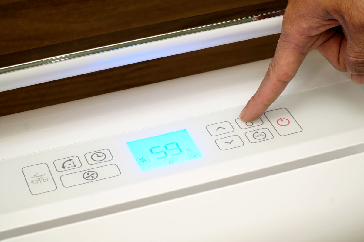 Máy hút ẩm dân dụng FujiE HM-930EC NEW VERSION