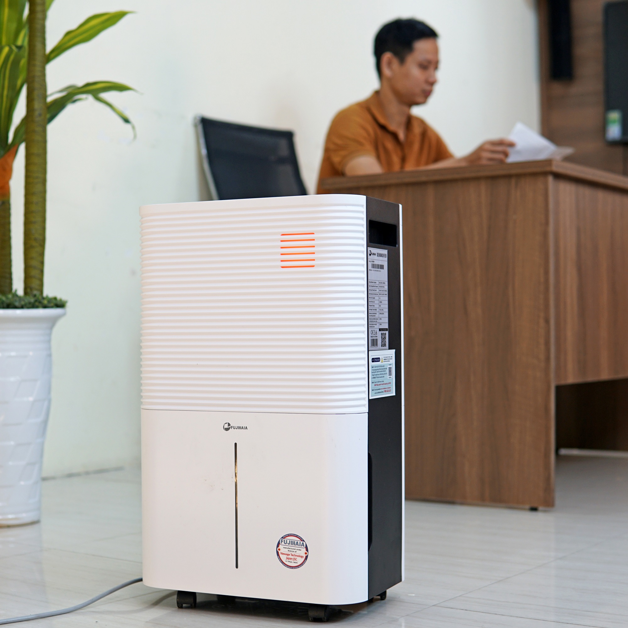 Máy hút ẩm dân dụng Fujihaia DH25W