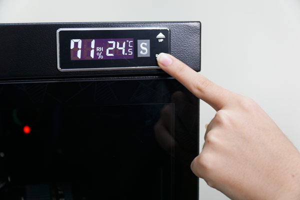 Tủ chống ẩm FujiE DHC60