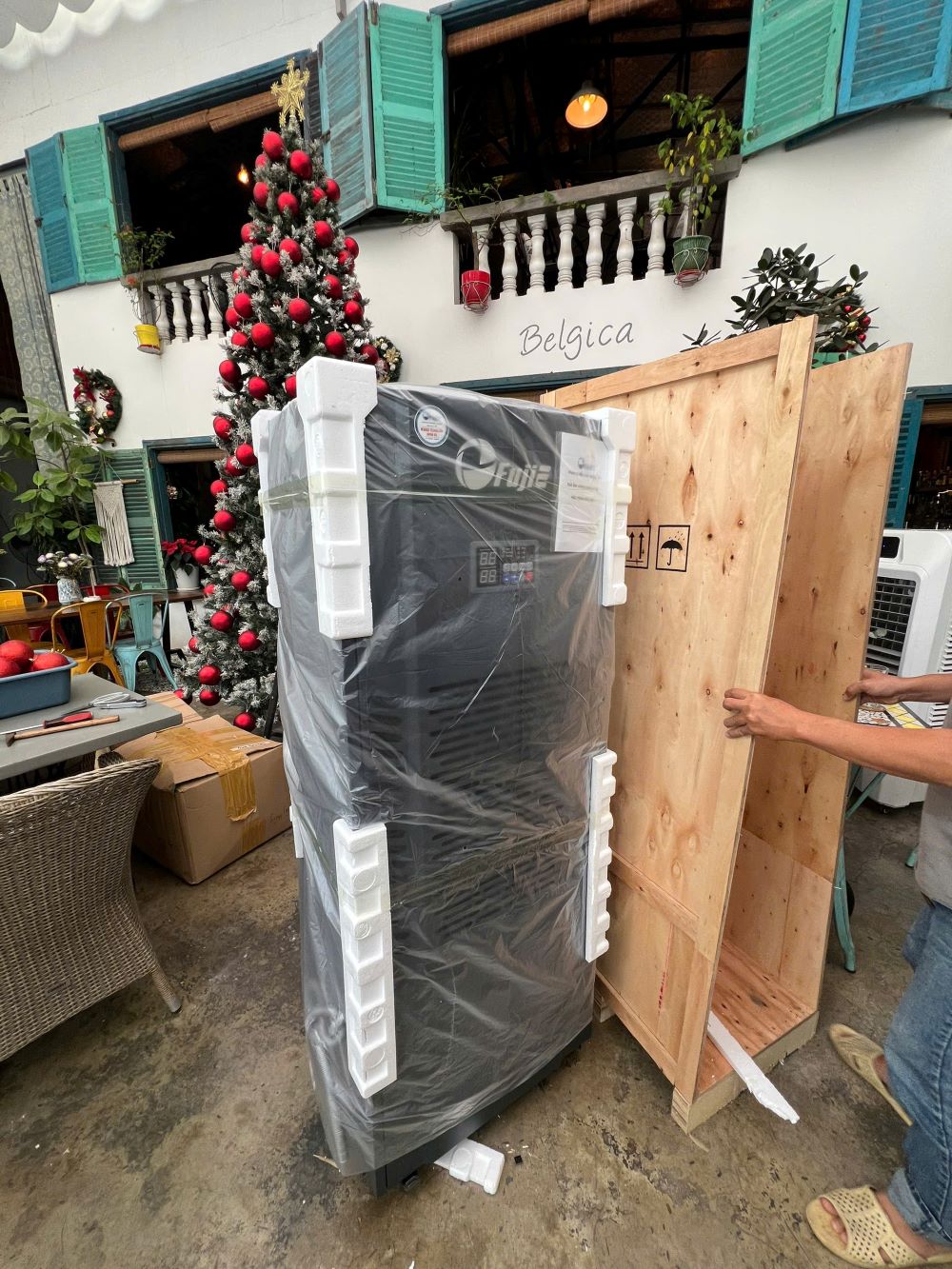 Máy hút ẩm công nghiệp FujiE HM-180N cho xưởng sản xuất bia thủ công