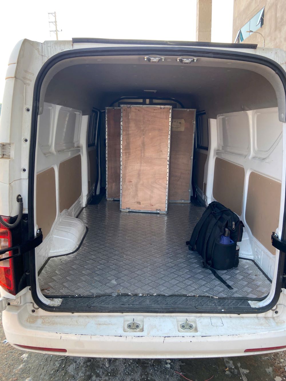 3 máy hút ẩm công nghiệp FujiE HM-1500D đưa độ ẩm kho được về 55%