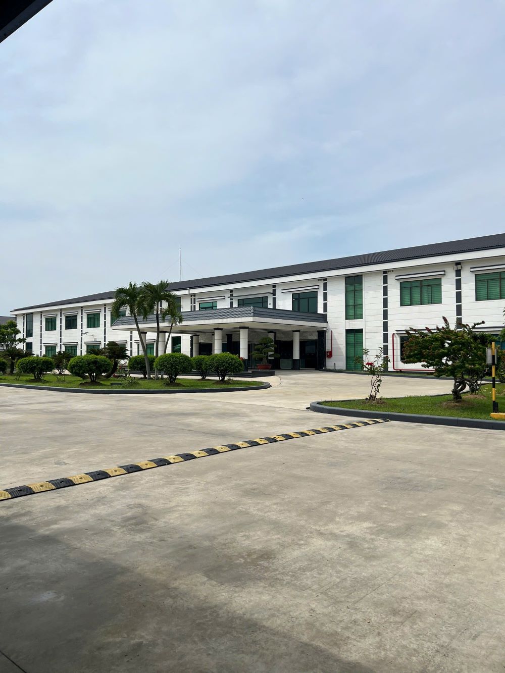 Máy hút ẩm công nghiệp kiểm soát ẩm tối ưu cho phòng sấy khô